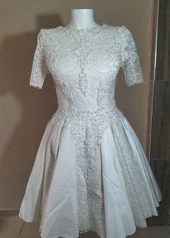Klasik Dantel Detaylı Mini Gelinlik