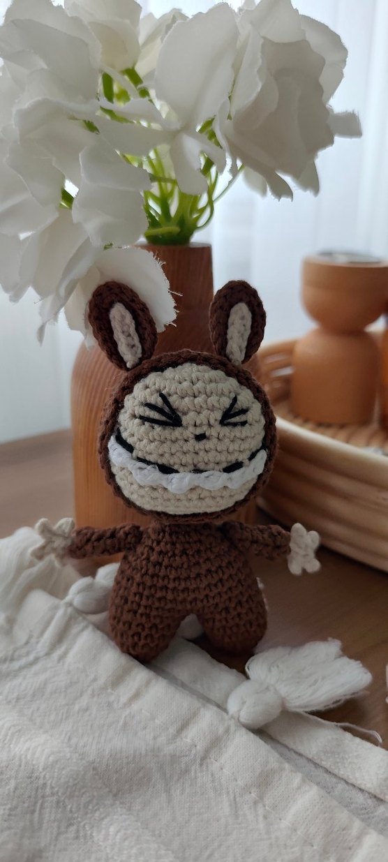 Kahverengi Örgü Peluş Oyuncak labubu - Görsel 3