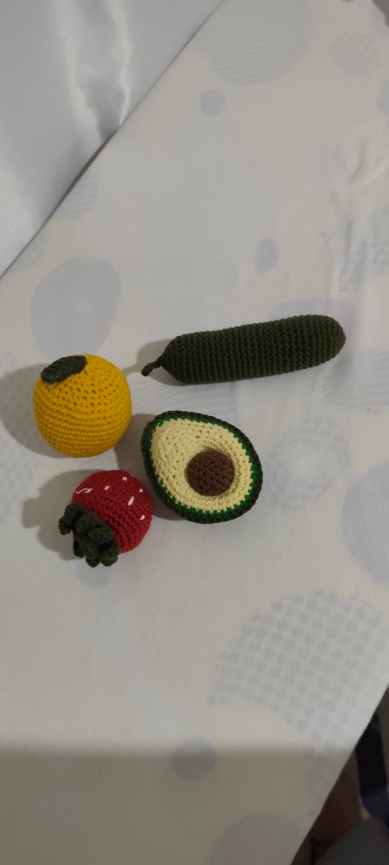 Avokado şeklinde örgü diş kaşıyıcı ve çıngırak - Görsel 2