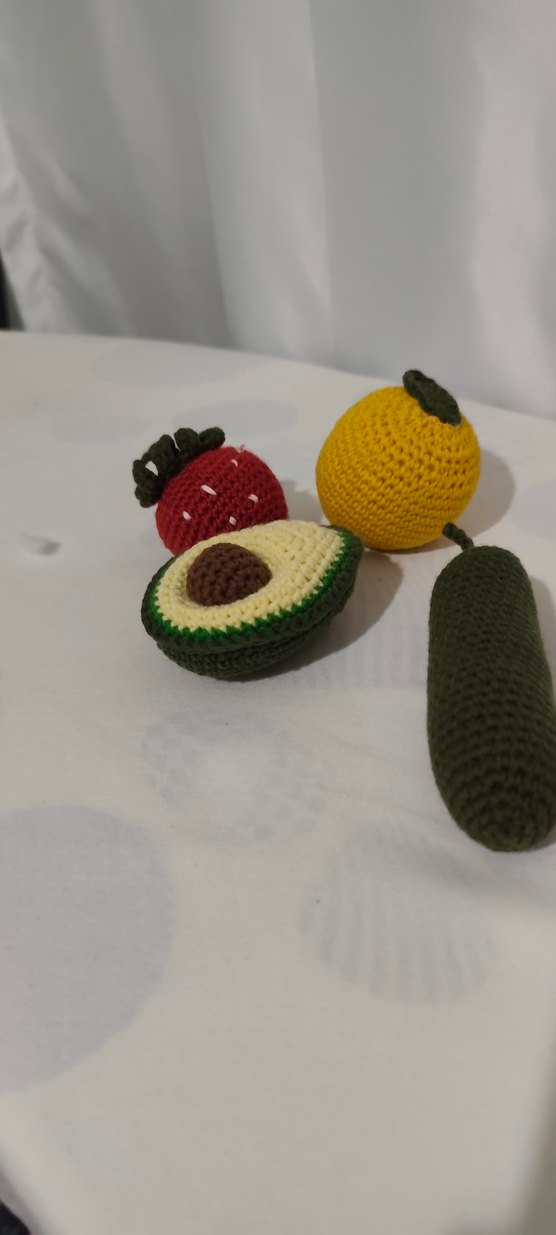 Avokado şeklinde örgü diş kaşıyıcı ve çıngırak - Görsel 3