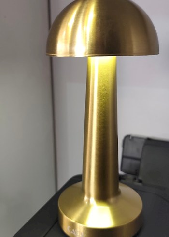 Parlak Altın Masa Lambası şarj edilebilir sıfır ürün - Görsel 3