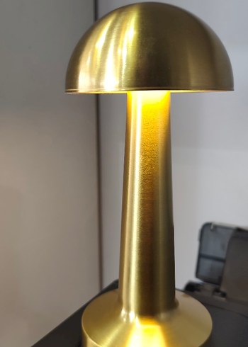 Parlak Altın Masa Lambası şarj edilebilir sıfır ürün - Görsel 6