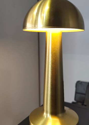 Parlak Altın Masa Lambası şarj edilebilir sıfır ürün - Görsel 5