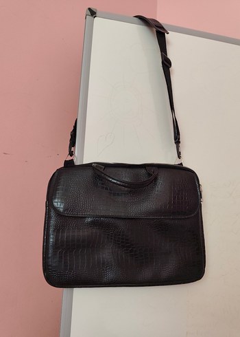 siyah Yılan Derisi Desenli Kadın Laptop Çantası
