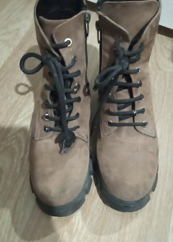 Kahverengi Süet Tokalı Kadın Bot - Görsel 2