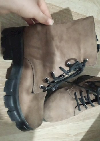 Kahverengi Süet Tokalı Kadın Bot - Görsel 3