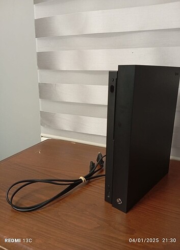 Xbox one x 1tb 
