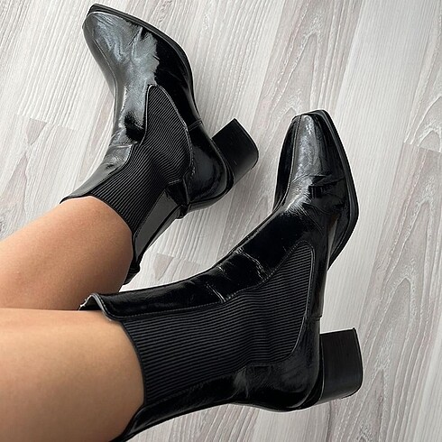 Zara Lastikli Bot 39 Numara