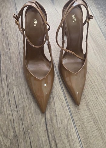 Zara Kahverengi Parlak Stiletto