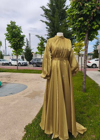 Uzun Kollu Drapeli Altın Renkli Abiye Elbise - Görsel 6