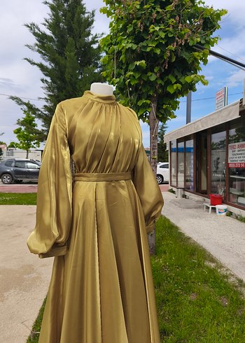 Uzun Kollu Drapeli Altın Renkli Abiye Elbise - Görsel 7