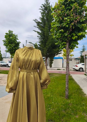 Uzun Kollu Drapeli Altın Renkli Abiye Elbise - Görsel 10
