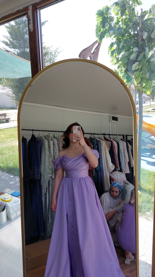 Mor Midi Drapeli Straplez Abiye Elbise - Görsel 4