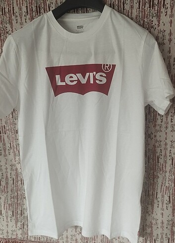 xs Beden beyaz Renk Levi's Orjinal kadın tshirt