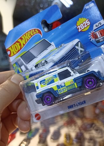Hot Wheels Renkli Drift-Ender Oyuncak Araba