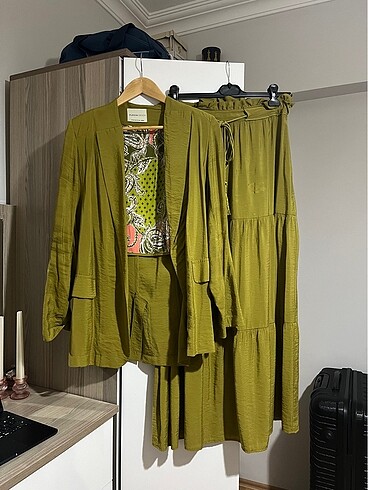 Hukka Design Yeşil Etek Ceket Takım