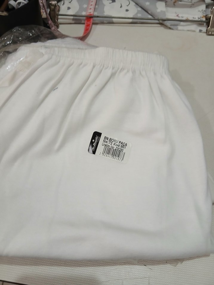 Beyaz Kısa Pamuklu Hamile Şortu - Görsel 3