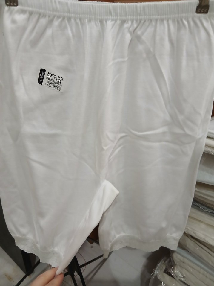 Beyaz Kısa Pamuklu Hamile Şortu - Görsel 2