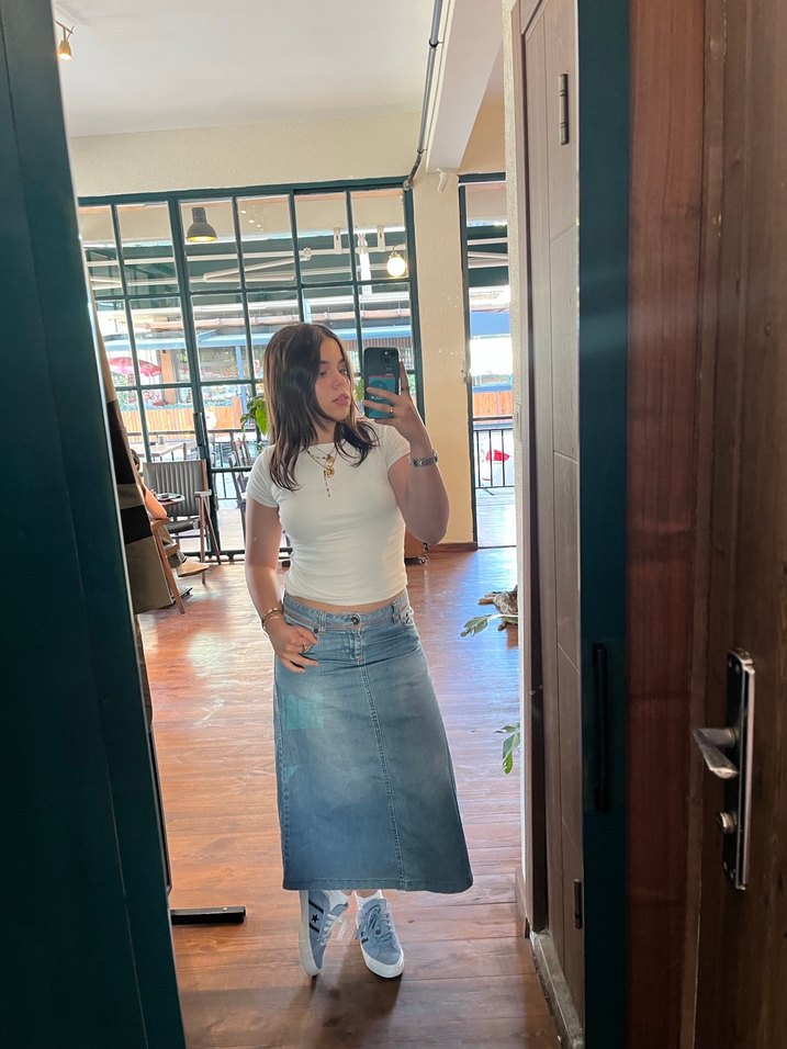 Kadın Beyaz Batik Desenli Midi Denim Etek - Görsel 2