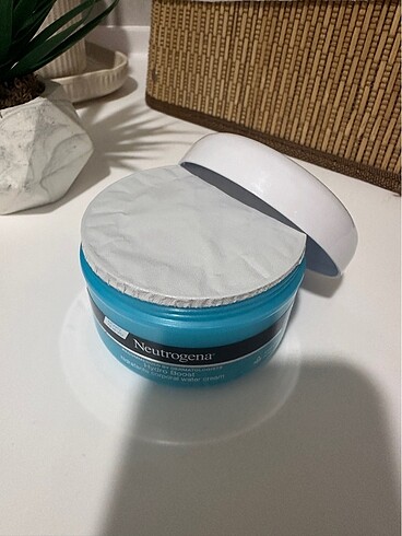 Neutrogena El kremi