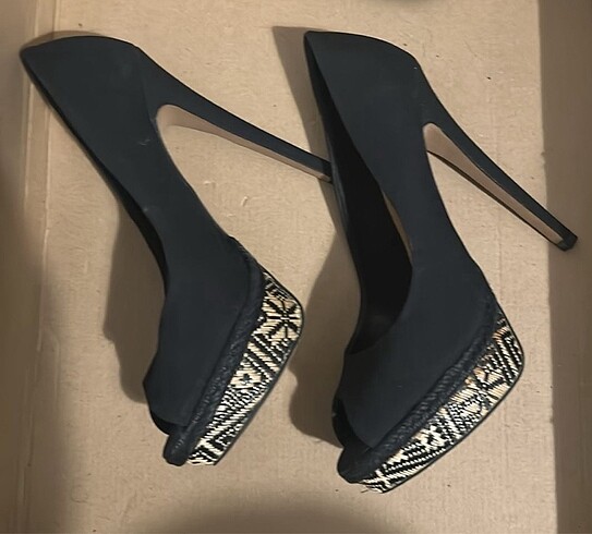 Stradivarius Stradivarius peep toe burnu açık ayakkabı