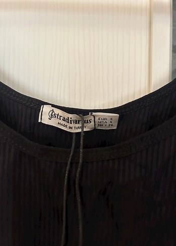 Stradivarius Stradivarius askılı Tshirt Etiketli