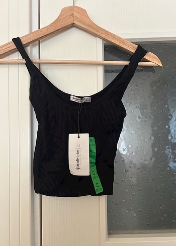 Stradivarius askılı Tshirt Etiketli