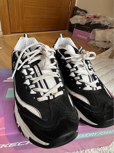 39,5 Beden SKECHERS KADIN AYAKKABISI