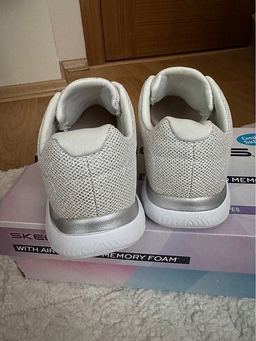 39 Beden SKECHERS KADIN AYAKKABI