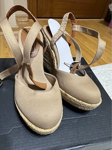 36 Beden TOMMY HILFIGER DOLGU TOPUK ESPADRİL