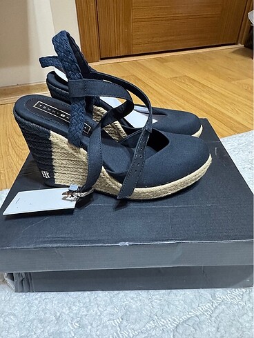 TOMMY HILFIGER DOLGU TOPUK ESPADRİL
