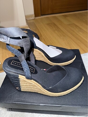 36 Beden lacivert Renk TOMMY HILFIGER DOLGU TOPUK ESPADRİL
