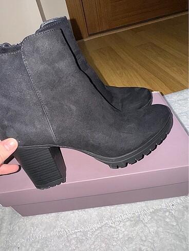 37 Beden DEICHMANN KADIN BOT