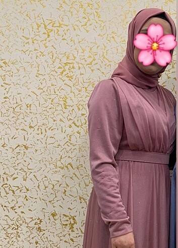 Pembe elbise