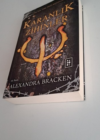  Karanlık Zihinler - Alexandra Bracken