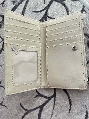 Beden Stradivarius krem basic cüzdan