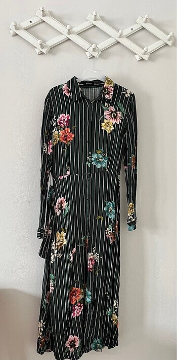 Bershka Elbise