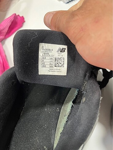 42 Beden çeşitli Renk New balance 42 numara orj ürün