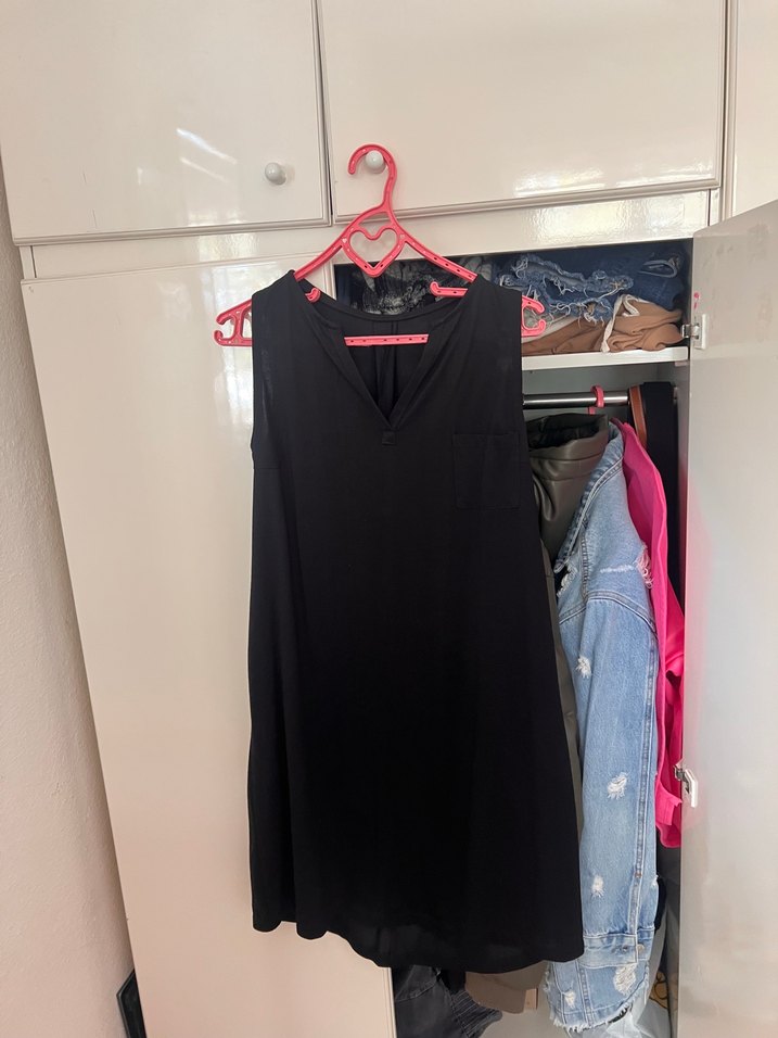 Siyah V Yaka elbise - Görsel 2