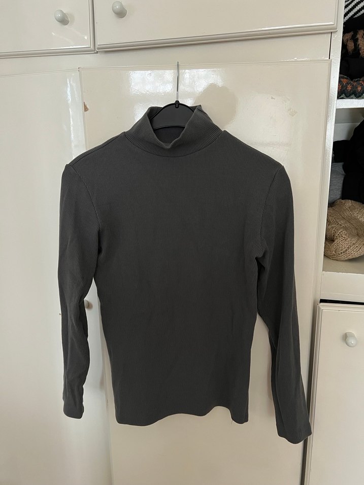 Kadın Siyah Yüksek Yaka İnce Keten Kazak - Görsel 2