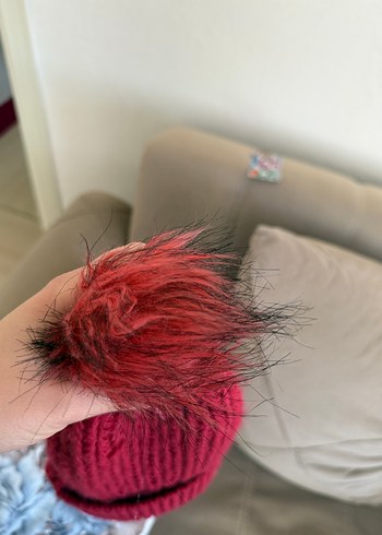 Kırmızı Örgü Ponponlu Kadın Bere - Görsel 3