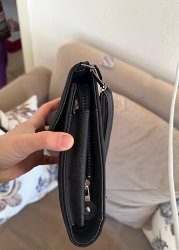 Siyah Deri Fermuarlı Kadın Çapraz Çanta - Görsel 2