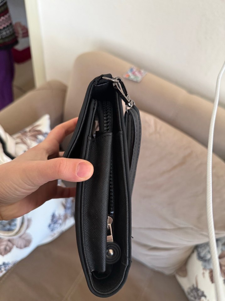 Siyah Deri Fermuarlı Kadın Çapraz Çanta - Görsel 2