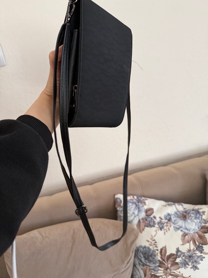 Siyah Deri Fermuarlı Kadın Çapraz Çanta - Görsel 3