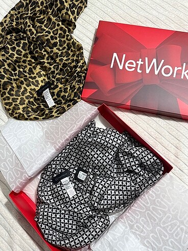  Beden Network Siyah Beyaz Kadın İpek Fular