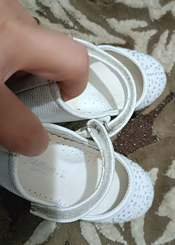 Kız Çocuk Beyaz Tokalı Bale Ayakkabısı - Görsel 3