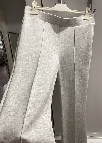 Bershka İspanyol paça pantolon - Görsel 2