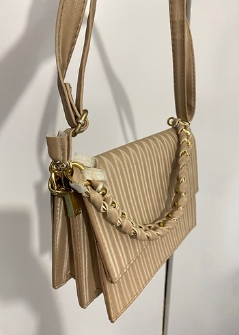 Bej Yılan Desenli Zincir Detaylı Deri Çanta - Görsel 4