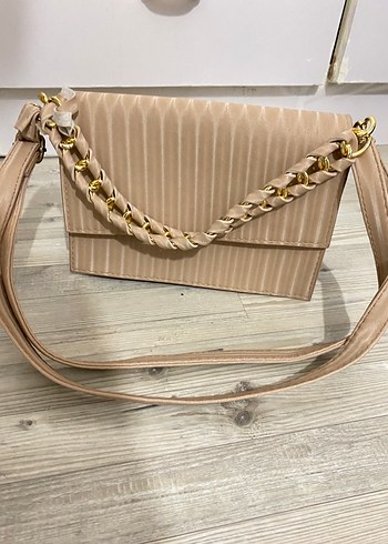 Bej Yılan Desenli Zincir Detaylı Deri Çanta - Görsel 3