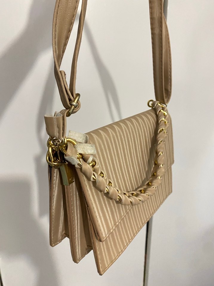 Bej Yılan Desenli Zincir Detaylı Deri Çanta - Görsel 4